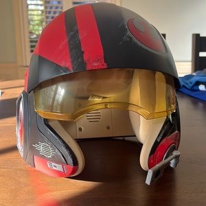 Black series- Poe Dameron helmet